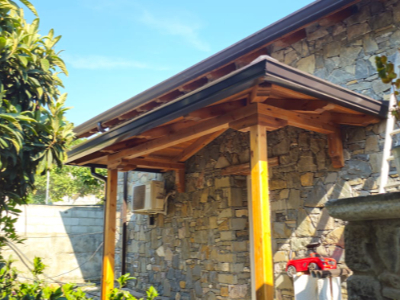 Pergol druri e vogel realizuar per verande banese Pergol druri e vogel realizuar per verande banese